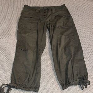 Cargo Capris